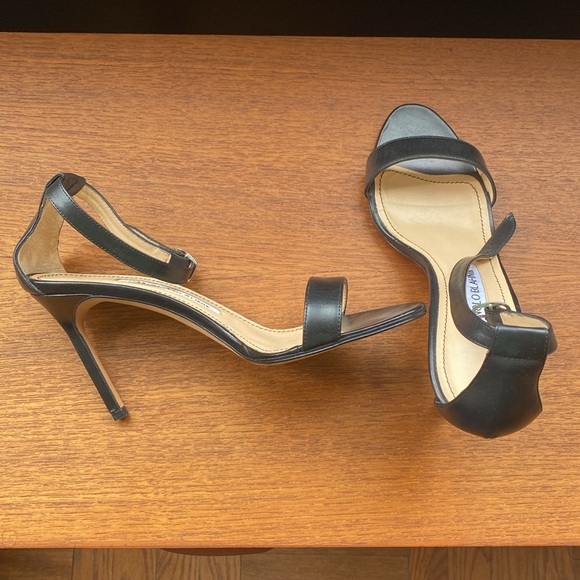 Manolo Blahnik ankle strap sandals with 3.5” heels - Picture 5 of 9